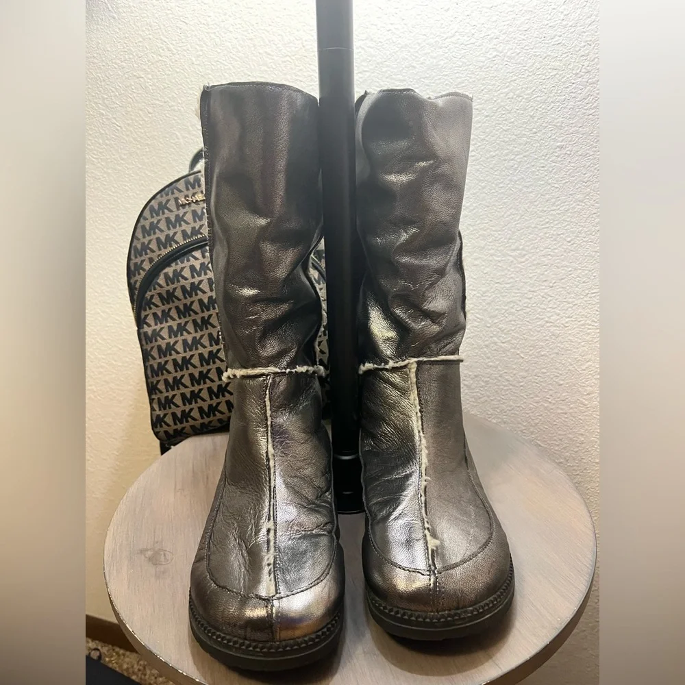 Michael Kors chrome silver metallic lambswool lining winter boots size 8-8.5 - Picture 2 of 5